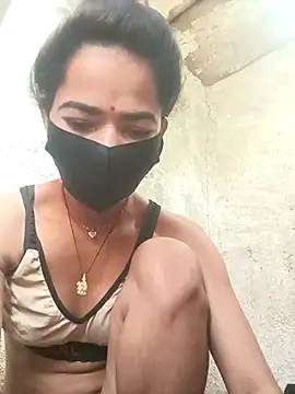 Sunali Bendre online show from 03.08.26