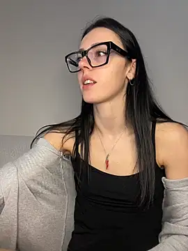 alibi room online show from 04.01.26