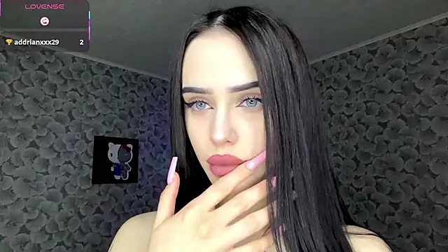 IeshaOsorio online show from 04.07.26