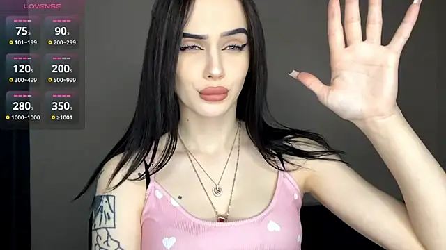 IeshaOsorio online show from 04.18.26