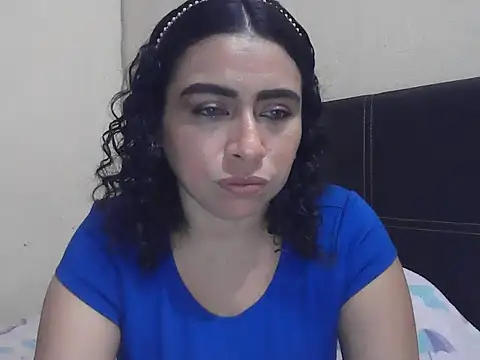 Snapshot of DalilahMx chatting on 06.12.26 DalilahMx online show from 06.12.26