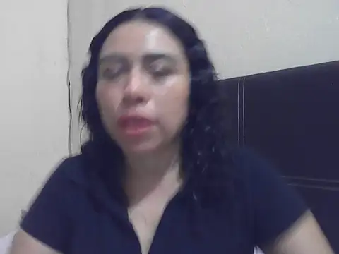 Snapshot of DalilahMx chatting on 07.15.26 DalilahMx online show from 07.15.26