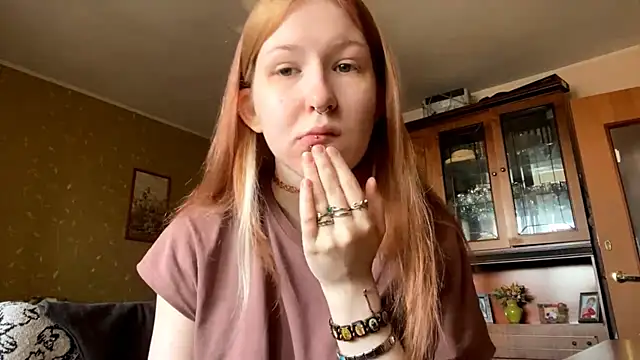 Snapshot of LaureenVielma chatting on 03.18.26 LaureenVielma online show from 03.18.26