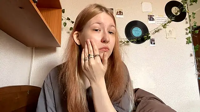 Snapshot of LaureenVielma chatting on 03.20.26 LaureenVielma online show from 03.20.26