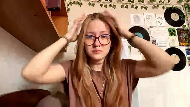 Snapshot of LaureenVielma chatting on 03.29.26 LaureenVielma online show from 03.29.26