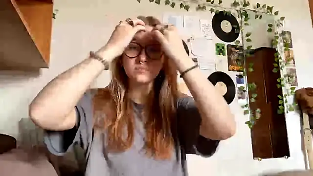 Snapshot of LaureenVielma chatting on 04.09.26 LaureenVielma online show from 04.09.26