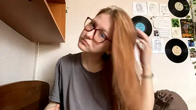 Snapshot of LaureenVielma chatting on 04.10.26 LaureenVielma online show from 04.10.26