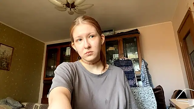 Snapshot of LaureenVielma chatting on 04.15.26 LaureenVielma online show from 04.15.26