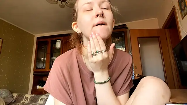 Snapshot of LaureenVielma chatting on 04.16.26 LaureenVielma online show from 04.16.26