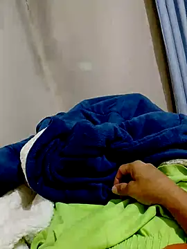 Snapshot of miximilian chatting on 04.11.26 miximilian online show from 04.11.26