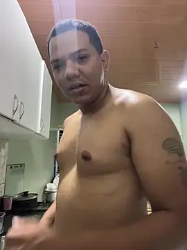 Snapshot of Loaisn chatting on 02.13.26 Loaisn online show from 02.13.26