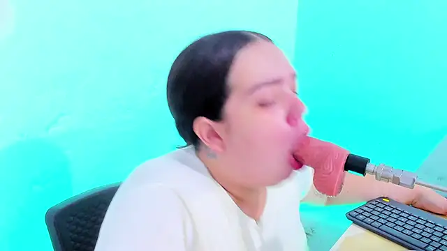 Snapshot of Emely_pregnantt chatting on 02.03.26 Emely pregnantt online show from 02.03.26