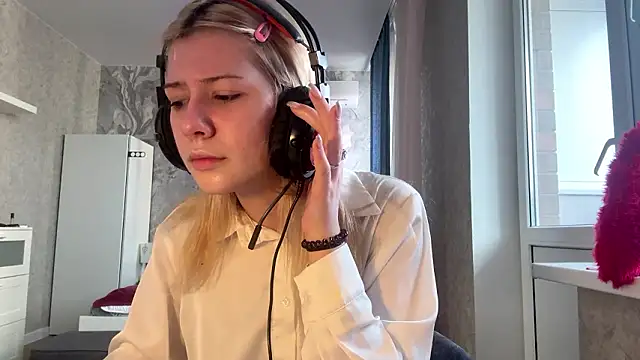 LadyFoxLove online show from 02.11.26