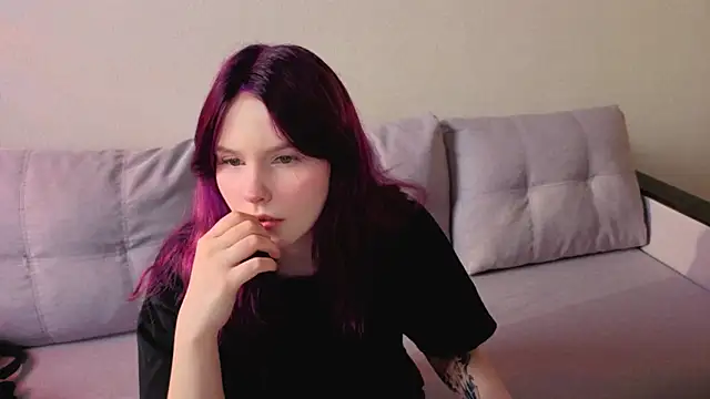 Julia Anis online show from 03.29.26