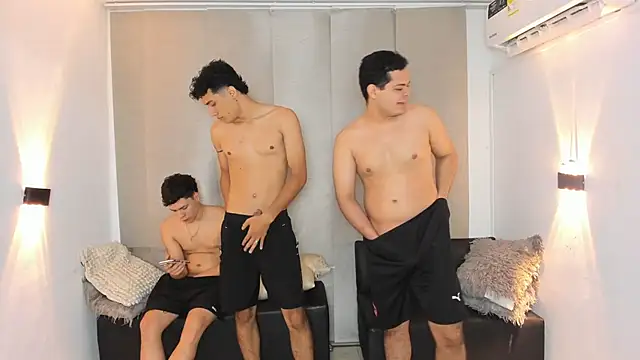 Snapshot of Brutal_sex5 chatting on 04.11.26 Brutal sex5 online show from 04.11.26