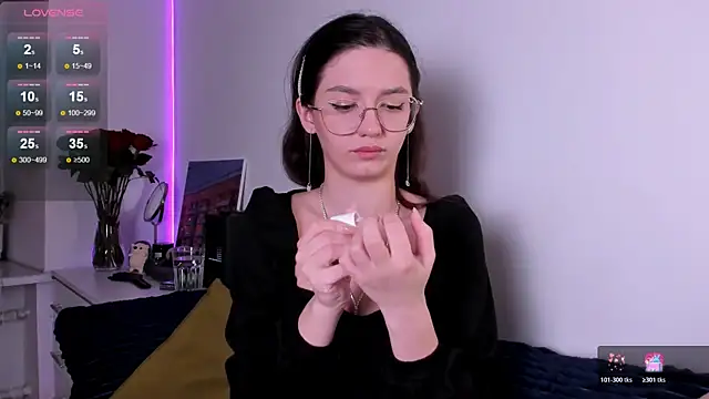 Snapshot of miabellee_ chatting on 02.16.26 miabellee online show from 02.16.26