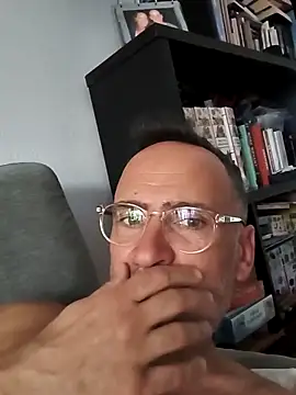 Snapshot of bobo672 chatting on 03.17.26 bobo672 online show from 03.17.26