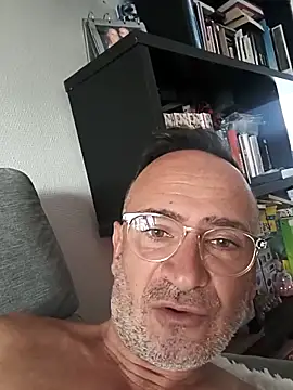 Snapshot of bobo672 chatting on 04.09.26 bobo672 online show from 04.09.26