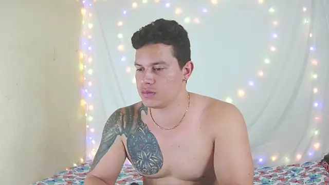 Snapshot of Eternalfuego chatting on 02.14.26 Eternalfuego online show from 02.14.26