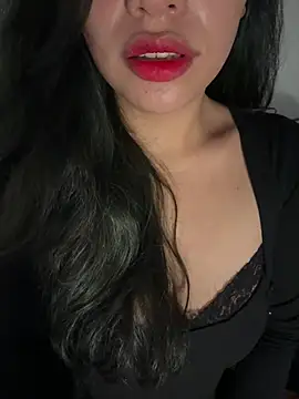 Snapshot of QuynhAnh_2k1 chatting on 02.19.26 QuynhAnh 2k1 online show from 02.19.26