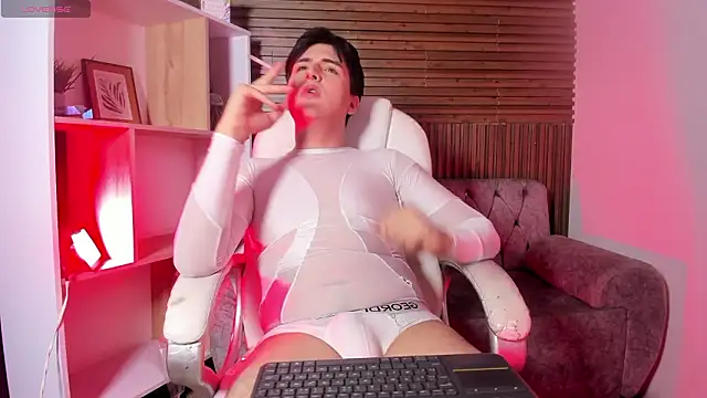 Snapshot of noahWolff_ chatting on 02.01.26 noahWolff online show from 02.01.26