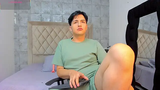 Snapshot of noahWolff_ chatting on 02.06.26 noahWolff online show from 02.06.26