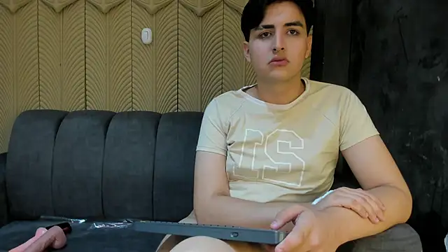 Snapshot of noahWolff_ chatting on 02.10.26 noahWolff online show from 02.10.26