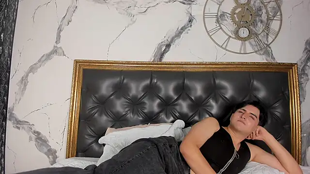 Snapshot of noahWolff_ chatting on 02.13.26 noahWolff online show from 02.13.26