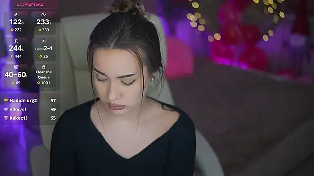 Snapshot of OliviaMoore_ chatting on 02.17.26 OliviaMoore online show from 02.17.26