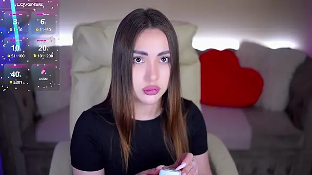 Snapshot of OliviaMoore_ chatting on 02.25.26 OliviaMoore online show from 02.25.26