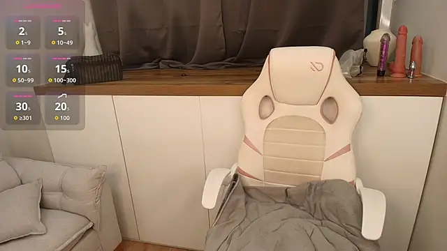 Snapshot of Susan_Backer chatting on 04.10.26 Susan Backer online show from 04.10.26