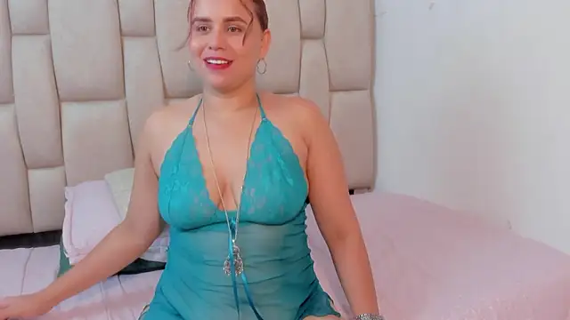 Snapshot of alennax chatting on 02.02.26 alennax online show from 02.02.26