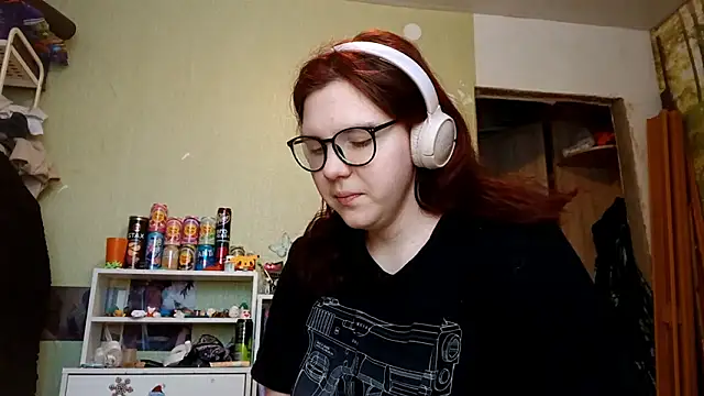 Snapshot of VannessaDillenbeck chatting on 02.04.26 VannessaDillenbeck online show from 02.04.26