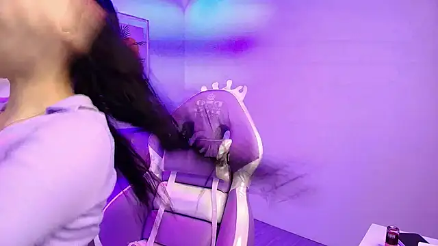 Snapshot of Maddie_T18 chatting on 02.10.26 Maddie T18 online show from 02.10.26