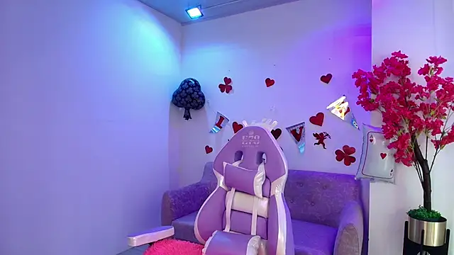 Snapshot of Maddie_T18 chatting on 02.13.26 Maddie T18 online show from 02.13.26