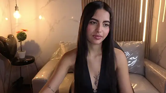Perla lovely  online show from 04.27.26