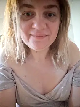 Snapshot of VitniKis chatting on 02.02.26 VitniKis online show from 02.02.26