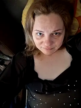 Snapshot of VitniKis chatting on 02.19.26 VitniKis online show from 02.19.26