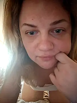 Snapshot of VitniKis chatting on 02.27.26 VitniKis online show from 02.27.26