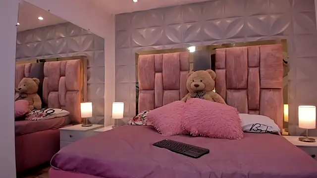 Paris Velvet online show from 03.20.26