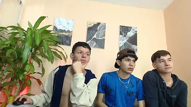 Snapshot of DesiresOfOlympus_ chatting on 02.25.26 DesiresOfOlympus online show from 02.25.26