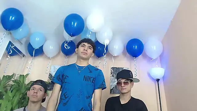 Snapshot of DesiresOfOlympus_ chatting on 03.11.26 DesiresOfOlympus online show from 03.11.26