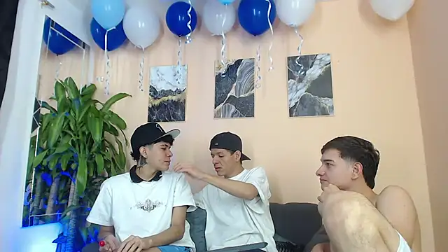 Snapshot of DesiresOfOlympus_ chatting on 03.19.26 DesiresOfOlympus online show from 03.19.26