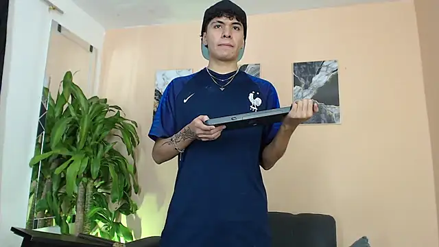 Snapshot of DesiresOfOlympus_ chatting on 03.21.26 DesiresOfOlympus online show from 03.21.26