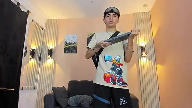 Snapshot of DesiresOfOlympus_ chatting on 04.06.26 DesiresOfOlympus online show from 04.06.26