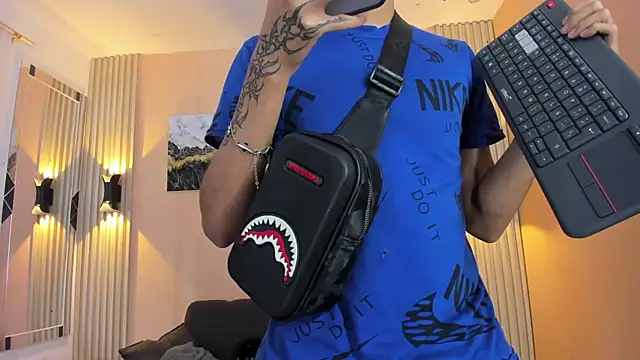 Snapshot of DesiresOfOlympus_ chatting on 04.09.26 DesiresOfOlympus online show from 04.09.26