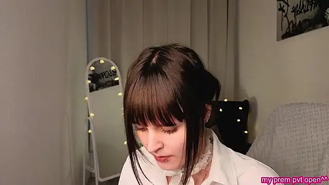 Snapshot of michelewild chatting on 02.15.26 michelewild online show from 02.15.26