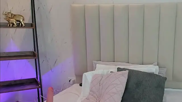 ViolettaRousee  online show from 04.16.26