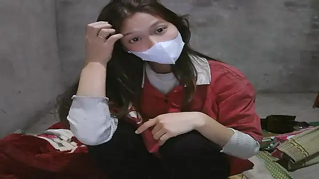 Snapshot of 2b-xx chatting on 02.13.26 2b-xx online show from 02.13.26