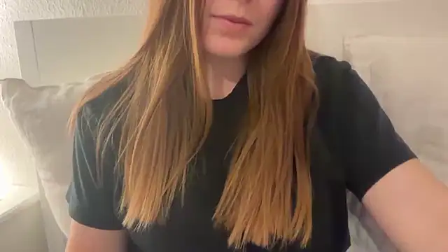 Snapshot of Lucyschickt chatting on 03.07.26 Lucyschickt online show from 03.07.26